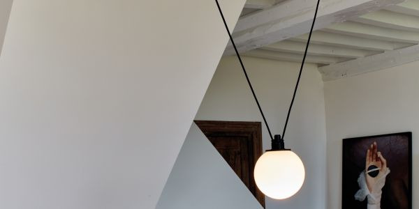 Les Acrobates de Gras: the modular designer pendant that transforms your interior